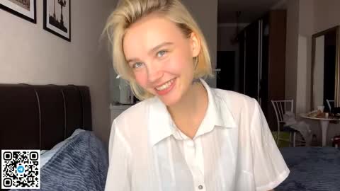 Lola online show from October 25, 2:35 pm