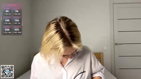 Lola online show from November 14, 2:38 pm