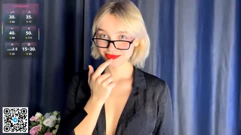 Lola online show from November 22, 3:33 pm