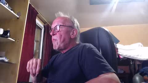 pc8474408 online show from September 11, 7:25 pm