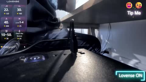 Snapshot of pc92160 chatting on March 7, 8:44 pm pc92160 online show from March 7, 8:44 pm