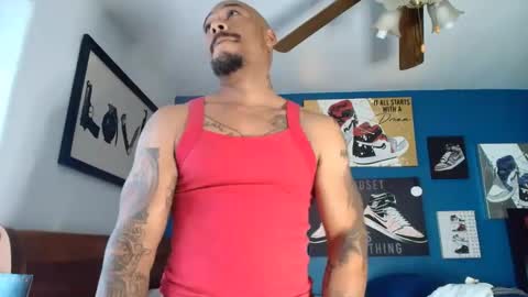 Snapshot of pcuddy3 chatting on October 25, 7:52 pm Phenomenal online show from October 25, 7:52 pm