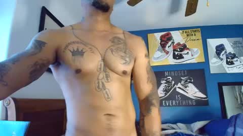 Snapshot of pcuddy3 chatting on November 4, 3:55 pm Phenomenal online show from November 4, 3:55 pm