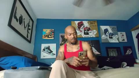 Snapshot of pcuddy3 chatting on November 15, 6:59 pm Phenomenal online show from November 15, 6:59 pm