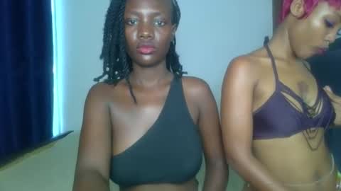 Snapshot of peach_ebonny chatting on April 15, 10:00 am peach_ebonny online show from April 15, 10:00 am