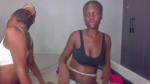 peach_ebonny online show from May 13, 9:00 pm
