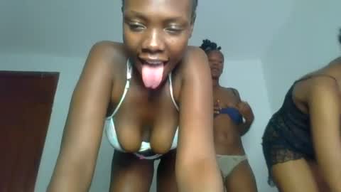 peach_ebonny online show from June 29, 10:15 am