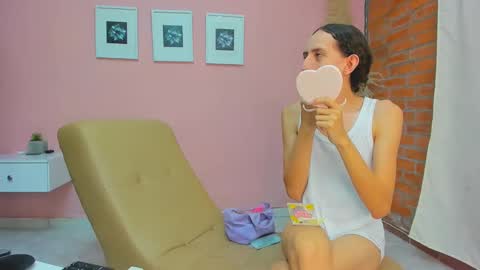 peach tyron online show from December 9, 12:19 pm