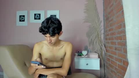 peach tyron online show from February 1, 11:06 pm