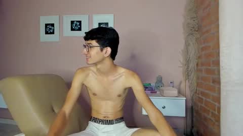 peach tyron online show from March 1, 10:42 pm