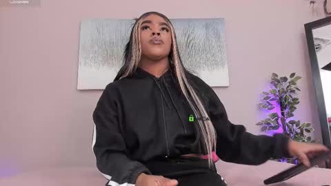 Snapshot of peachbrii chatting on October 20, 1:55 pm Briana online show from October 20, 1:55 pm