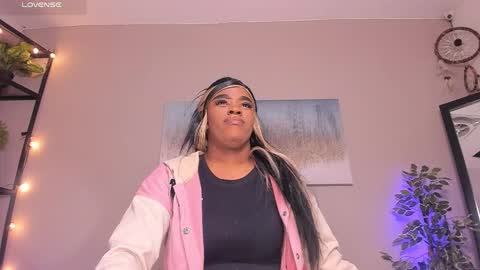 Snapshot of peachbrii chatting on February 14, 12:35 pm Briana online show from February 14, 12:35 pm