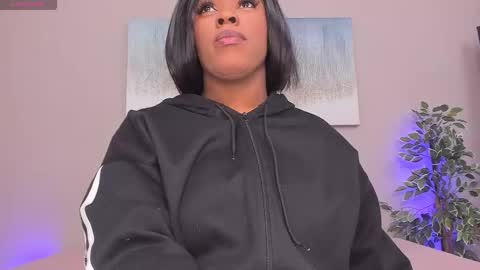 Snapshot of peachbrii chatting on February 23, 12:46 pm Briana online show from February 23, 12:46 pm