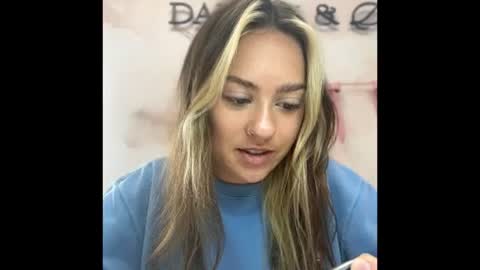 peachesncreampiezz online show from July 17, 4:45 pm