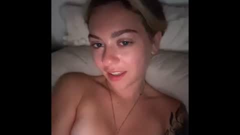 peachesncreampiezz online show from July 18, 4:49 am