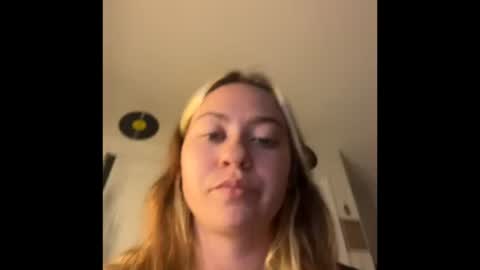 peachesncreampiezz online show from July 20, 11:51 pm