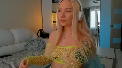 Snapshot of peachju1cy chatting on February 21, 6:07 am peachju1cy online show from February 21, 6:07 am