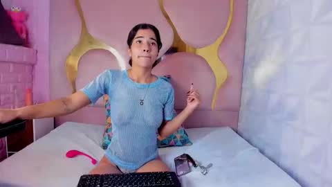 Snapshot of peachrougeh chatting on December 17, 8:59 pm peachrougeh online show from December 17, 8:59 pm