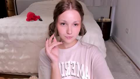 Lili online show from November 10, 7:07 am