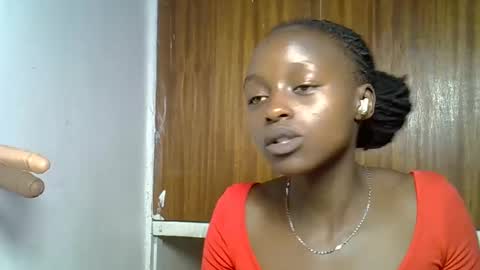 peachy_ebony online show from November 17, 2:50 am