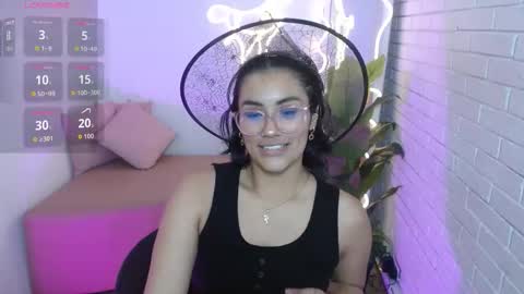 peachy_tay online show from October 31, 11:11 am