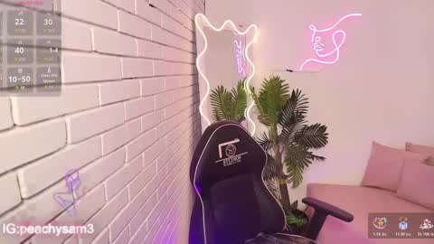 peachy_tay online show from November 25, 11:43 am