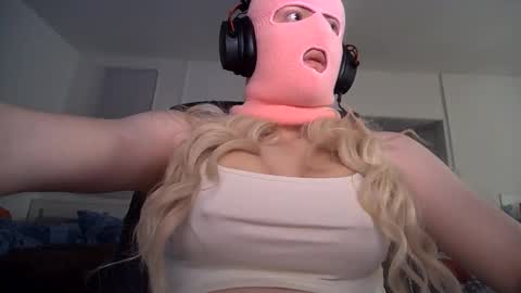 peachydemi online show from June 8, 10:21 pm