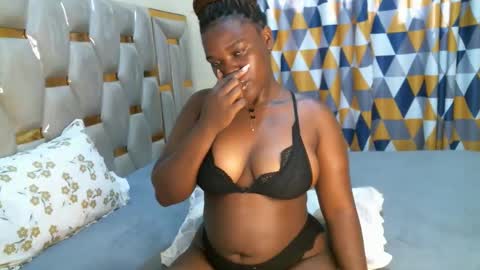 Snapshot of peachygirl255 chatting on October 20, 6:25 am Peachy online show from October 20, 6:25 am