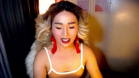 Snapshot of peakaboo_xx chatting on June 15, 7:05 pm Angel Creamdensada online show from June 15, 7:05 pm