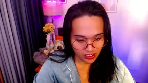 Snapshot of peakaboo_xx chatting on July 23, 9:46 pm Angel Creamdensada online show from July 23, 9:46 pm
