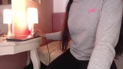 Pearl online show from December 12, 9:04 pm