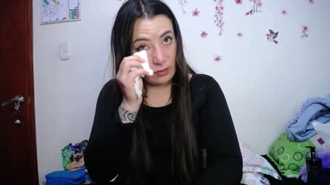 Snapshot of pearl_3 chatting on February 5, 2:38 am Pearl online show from February 5, 2:38 am