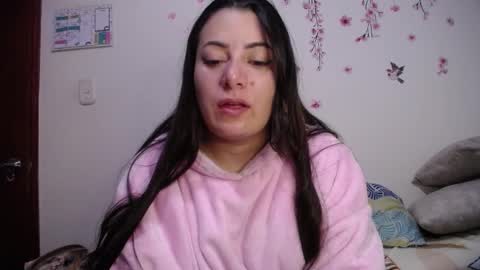 Snapshot of pearl_3 chatting on February 14, 4:20 am Pearl online show from February 14, 4:20 am