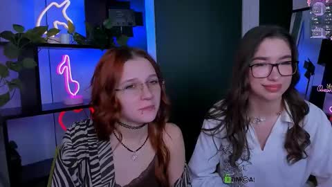 Snapshot of pearl_heart chatting on March 30, 11:33 am pearl heart online show from March 30, 11:33 am