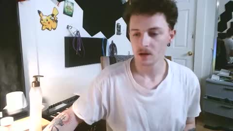 Snapshot of pebblesindogs chatting on November 10, 10:20 pm lil soss online show from November 10, 10:20 pm