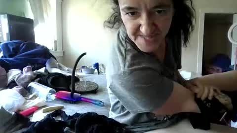 pebblezmeowkitty online show from May 8, 10:37 pm
