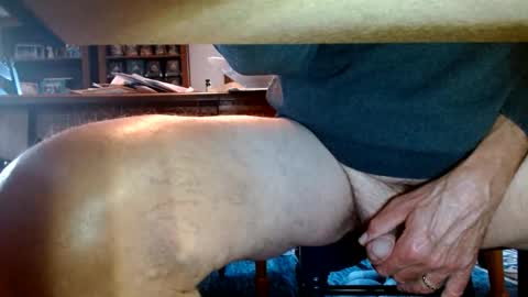 Snapshot of peecocktail chatting on April 16, 2:07 pm peecocktail online show from April 16, 2:07 pm