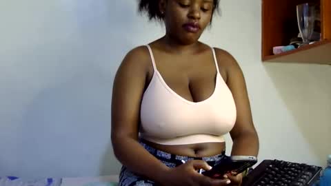 Snapshot of peekyshams chatting on September 10, 5:40 am peekyshams online show from September 10, 5:40 am