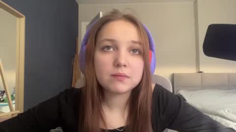 Luna Vale online show from June 15, 3:14 pm