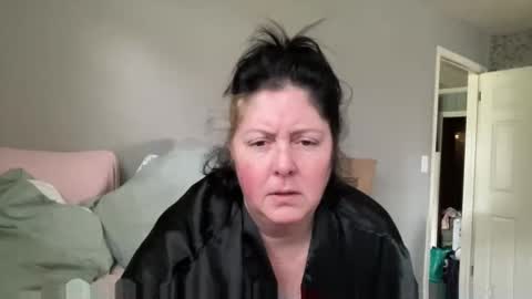 Snapshot of pegggggysue69 chatting on April 5, 2:36 pm pegggggysue69 online show from April 5, 2:36 pm