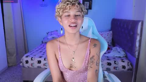 peggy-funn online show from January 11, 3:34 am