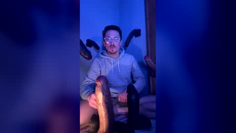 Snapshot of pegmyazz81 chatting on March 1, 2:13 am pegmyazz81 online show from March 1, 2:13 am