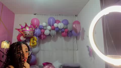 peneelopeecute online show from December 14, 1:39 am