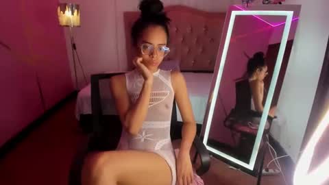 peneelopeecute online show from January 18, 12:24 am