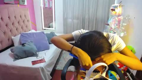 peneelopeecute online show from November 24, 7:57 pm