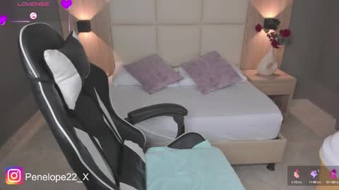 Snapshot of penelope22_ chatting on January 9, 8:45 am Nana online show from January 9, 8:45 am