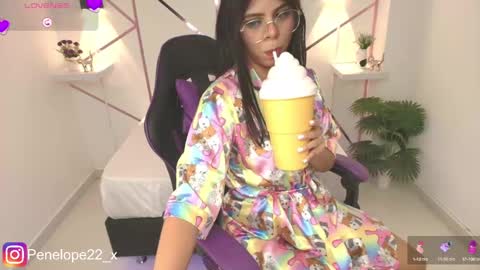 Snapshot of penelope22_ chatting on March 12, 7:35 am Nana online show from March 12, 7:35 am