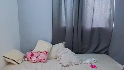 penelophe01 online show from March 21, 10:13 pm