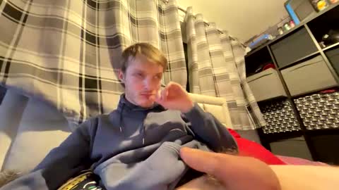 Snapshot of penguin666778 chatting on December 20, 11:01 pm Penguin online show from December 20, 11:01 pm