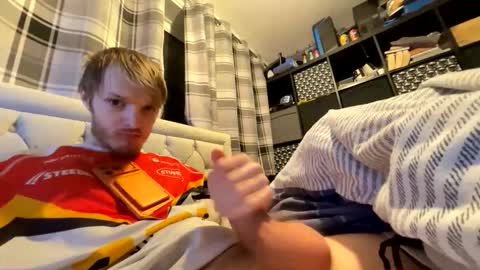 Snapshot of penguin666778 chatting on February 8, 11:41 pm Penguin online show from February 8, 11:41 pm